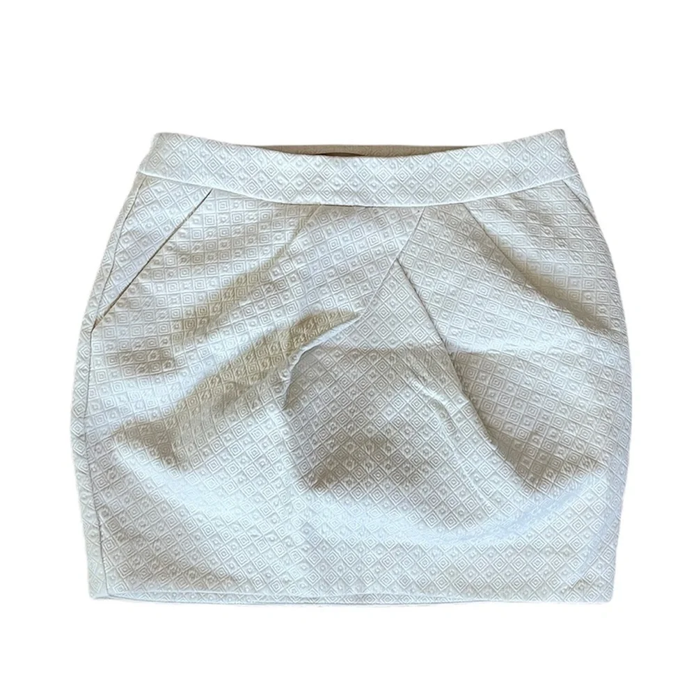 Forever 21 | Cream Quilted Pleated High Waist Mini Skirt